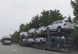 他的...